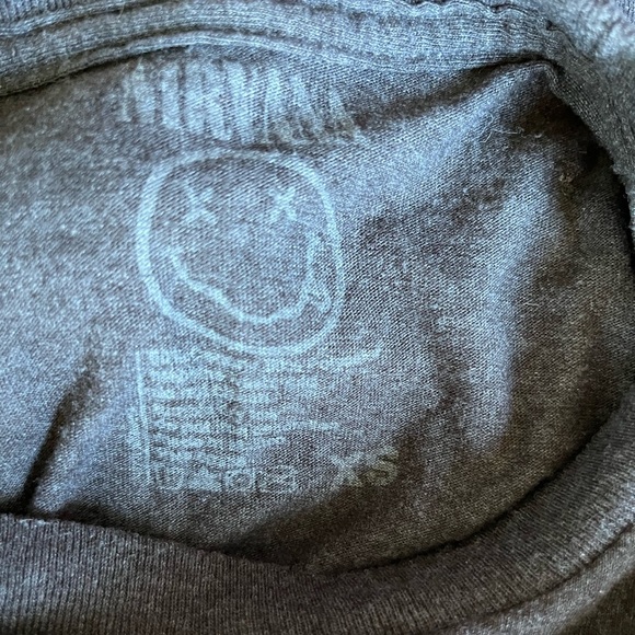 Nirvana Concert Gray Crew Tee Top - Picture 4 of 4